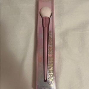 real techniques cashmere dreams blush brush
